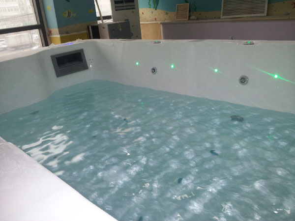 少飛游泳館游泳館內景