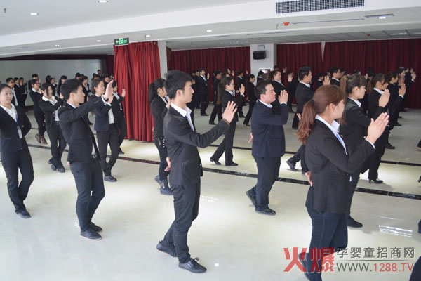 火爆網員工合影