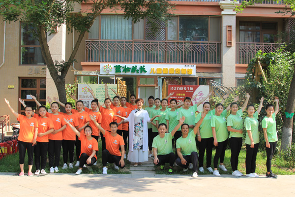 茁壯成長小兒推拿團隊.jpg 茁壯成長小兒推拿團隊.jpg