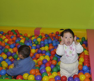 祿美多專賣店海洋球池免費開放