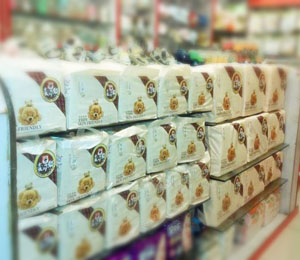 麥奇熊嬰兒紙尿褲門店展示