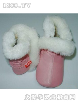 ��˼��ɫ�냺Ь