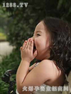 �����������Ц��Ů��