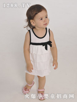 �ۼь���ɫ��ȹ