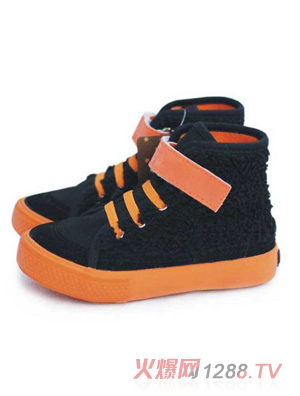 ������ɫ��Ь