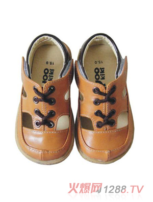 �����Һ�ɫͯЬ